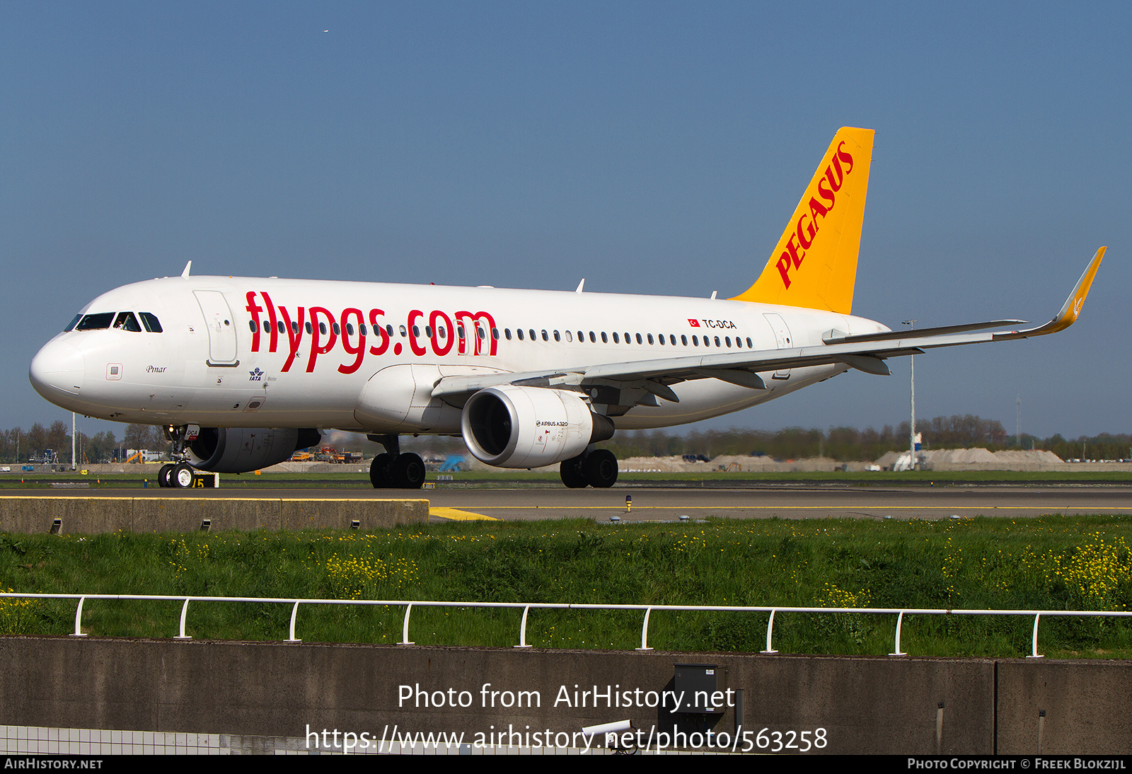 Aircraft Photo of TC-DCA | Airbus A320-214 | Pegasus Airlines | AirHistory.net #563258