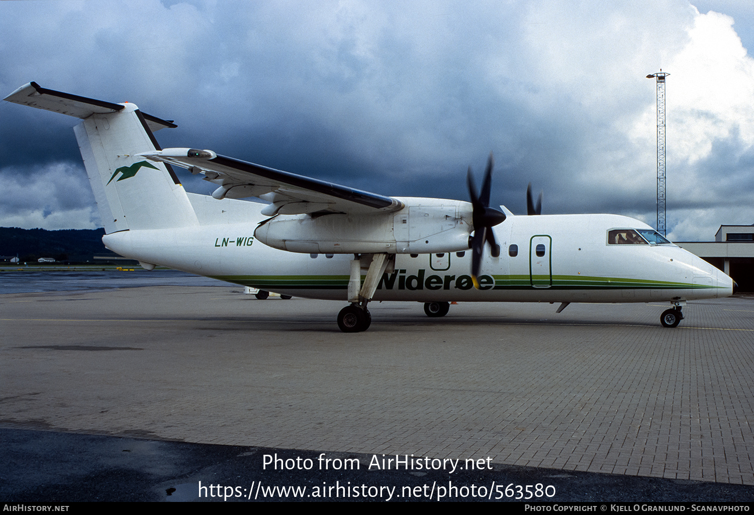 Aircraft Photo of LN-WIG | De Havilland Canada DHC-8-103 Dash 8 | Widerøe | AirHistory.net #563580