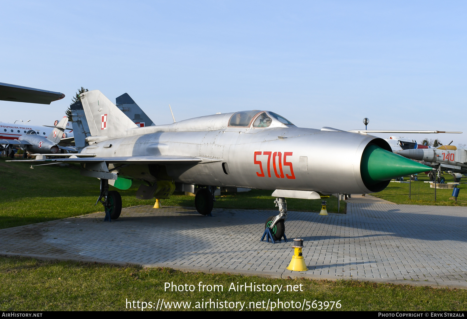 Aircraft Photo of 5705 | Mikoyan-Gurevich MiG-21PFM | Poland - Air Force | AirHistory.net #563976