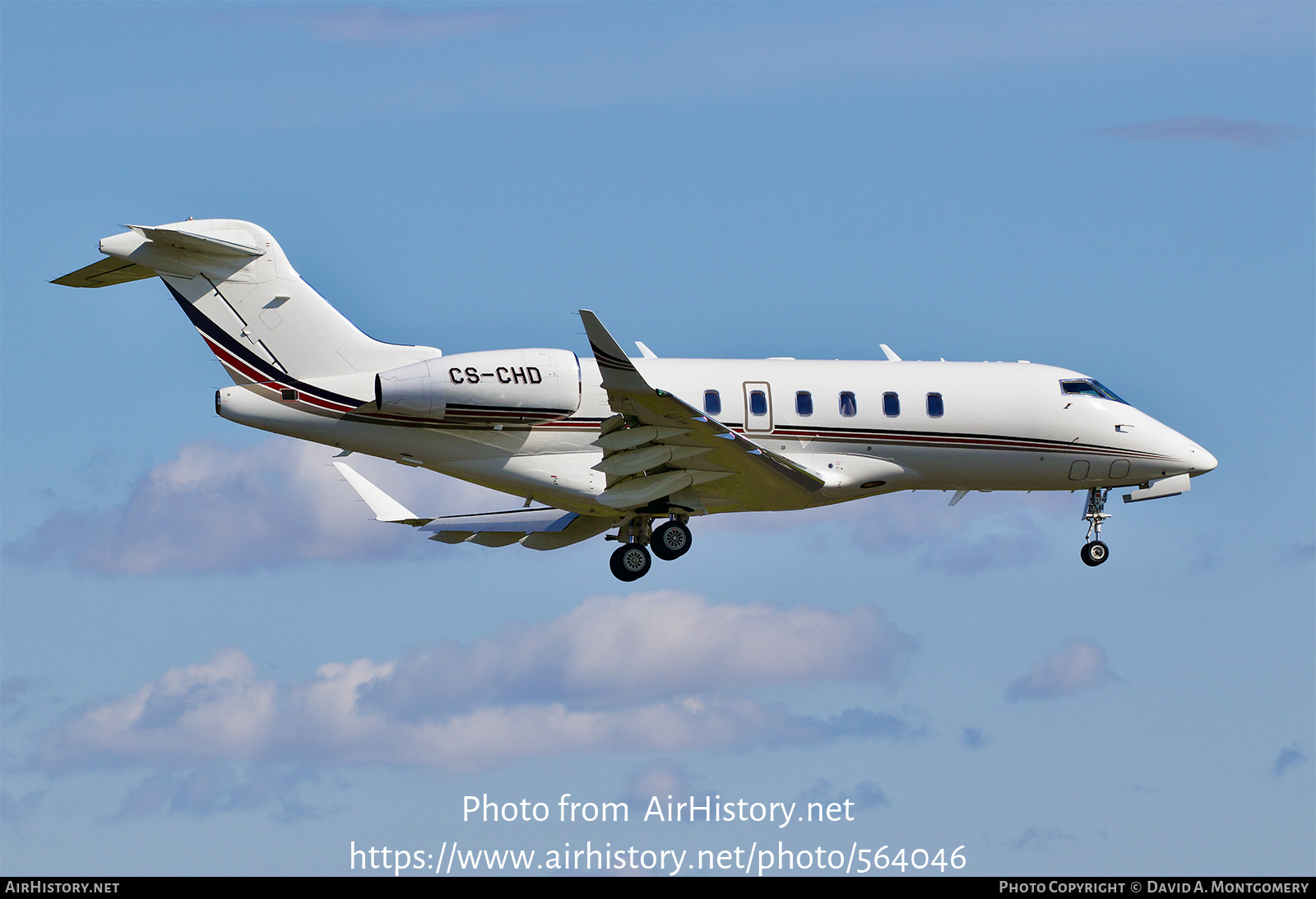 Aircraft Photo of CS-CHD | Bombardier Challenger 350 (BD-100-1A10) | AirHistory.net #564046