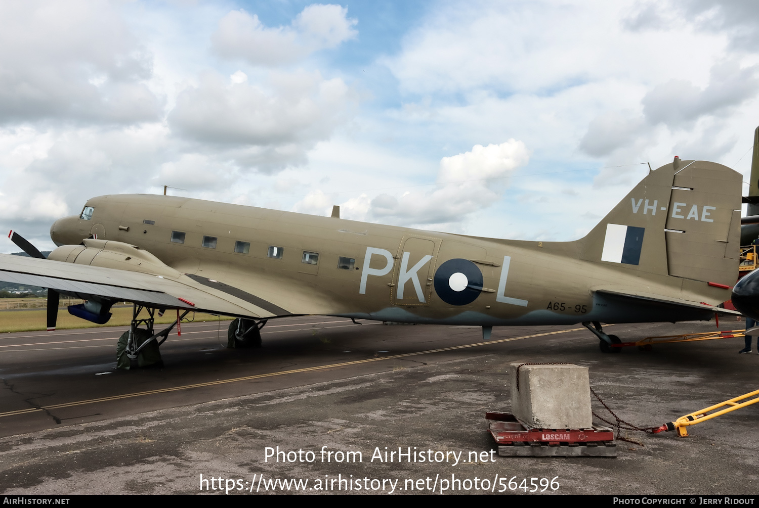 Aircraft Photo of VH-EAE | Douglas C-47B Skytrain | Australia - Air Force | AirHistory.net #564596