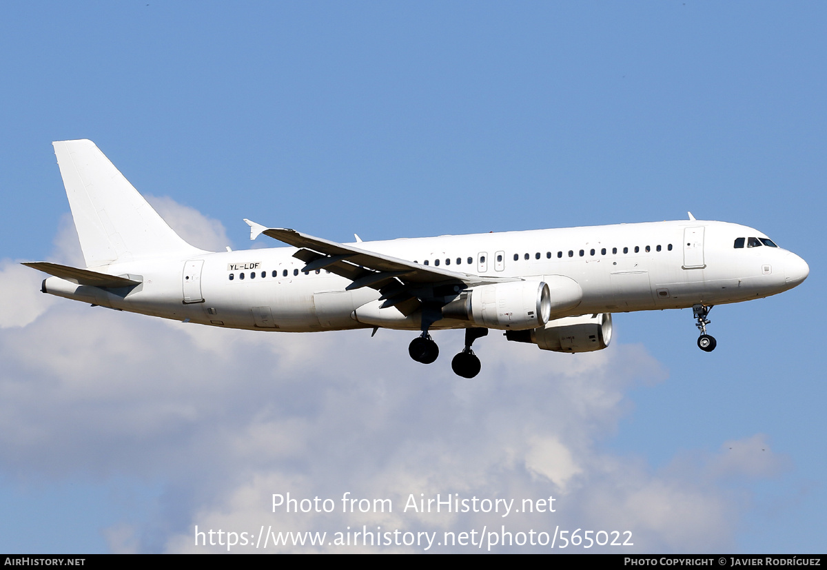 Aircraft Photo of YL-LDF | Airbus A320-214 | AirHistory.net #565022