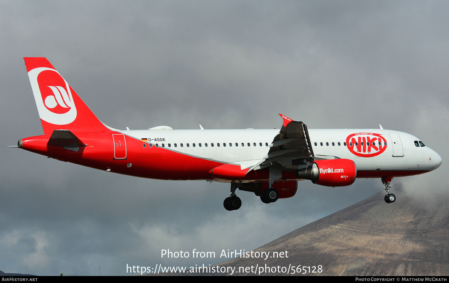 Aircraft Photo of D-ASGK | Airbus A320-214 | Niki | AirHistory.net #565128