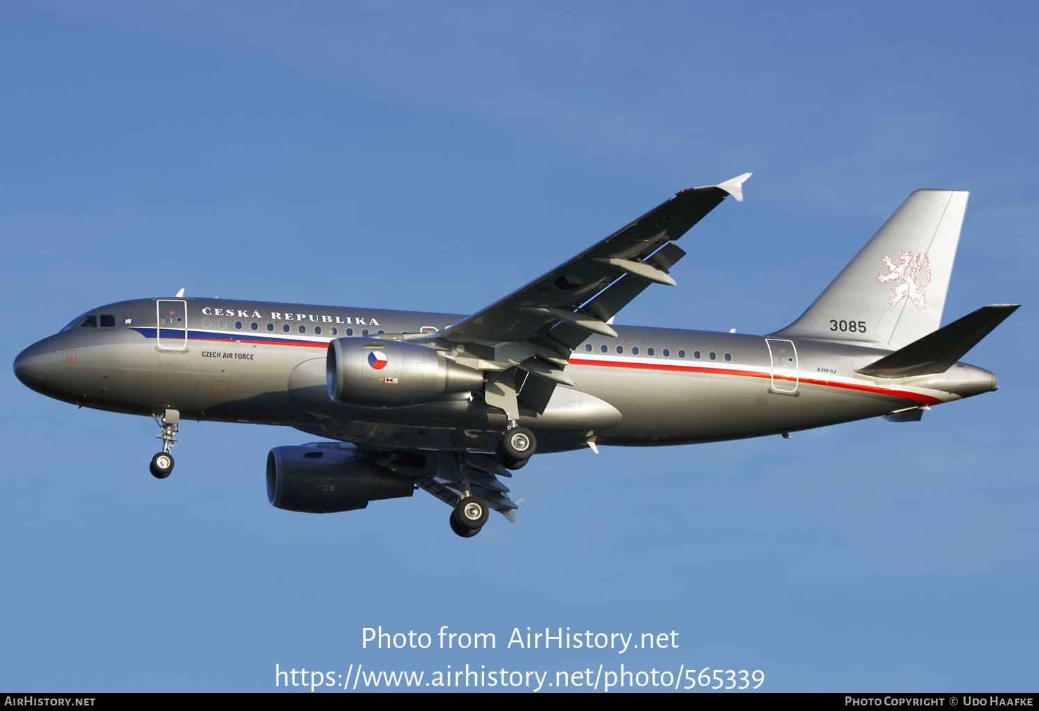 Aircraft Photo of 3085 | Airbus ACJ319 (A319-115/CJ) | Czechia - Air Force | AirHistory.net #565339