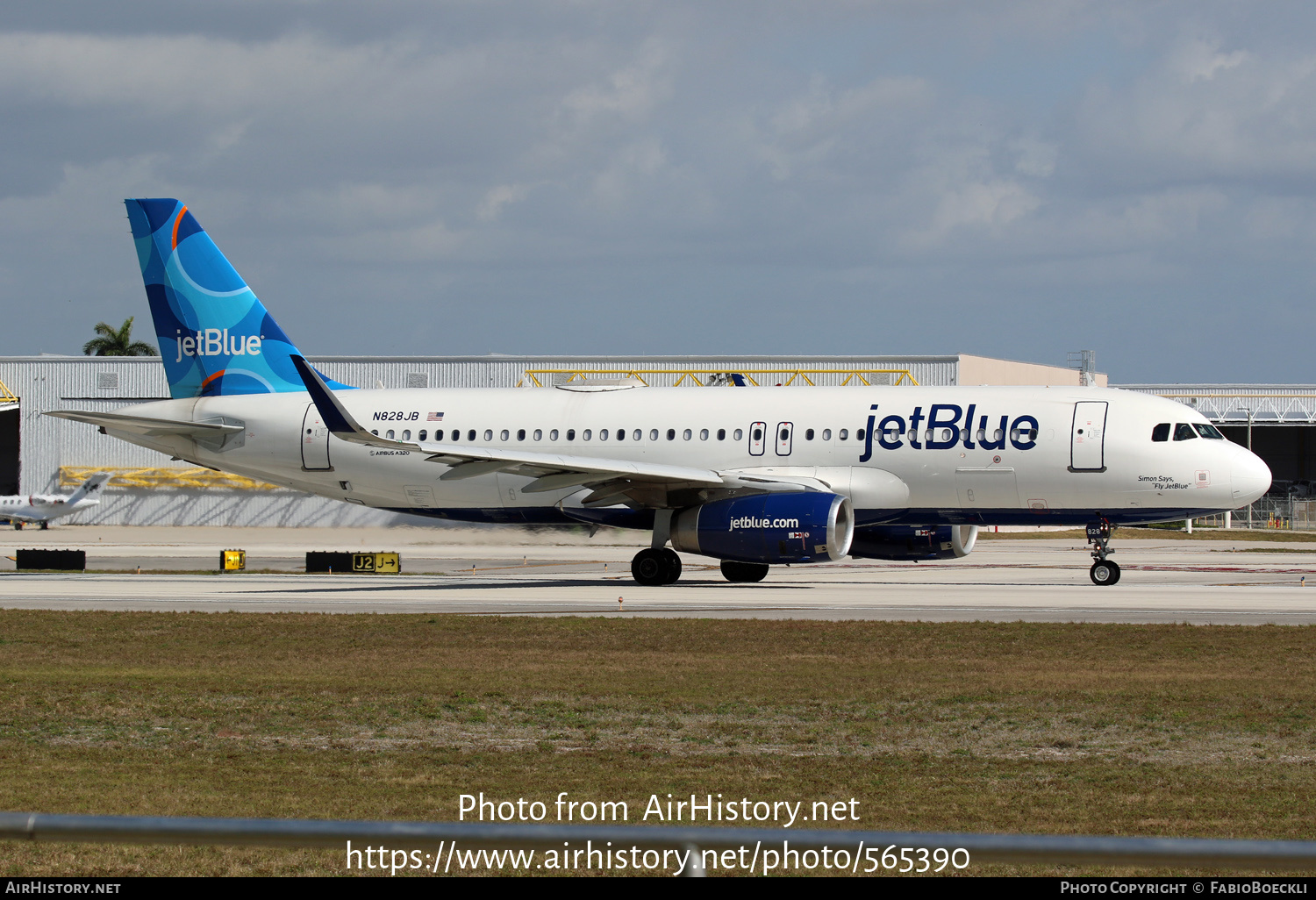 Aircraft Photo of N828JB | Airbus A320-232 | JetBlue Airways | AirHistory.net #565390