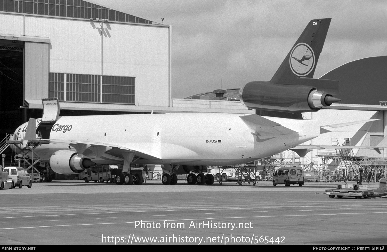 Aircraft Photo of D-ALCA | McDonnell Douglas MD-11F | Lufthansa Cargo | AirHistory.net #565442