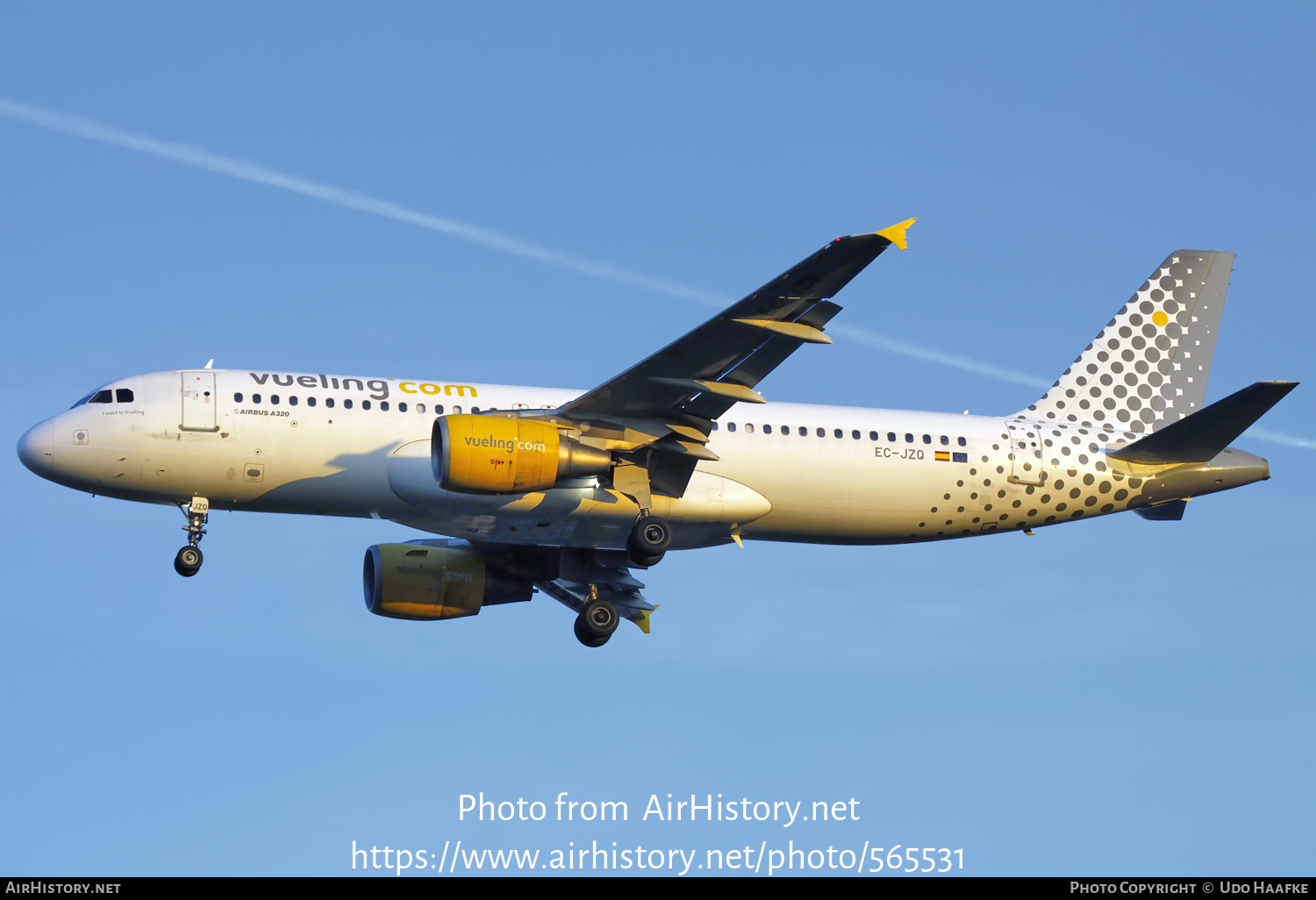 Aircraft Photo of EC-JZQ | Airbus A320-214 | Vueling Airlines | AirHistory.net #565531