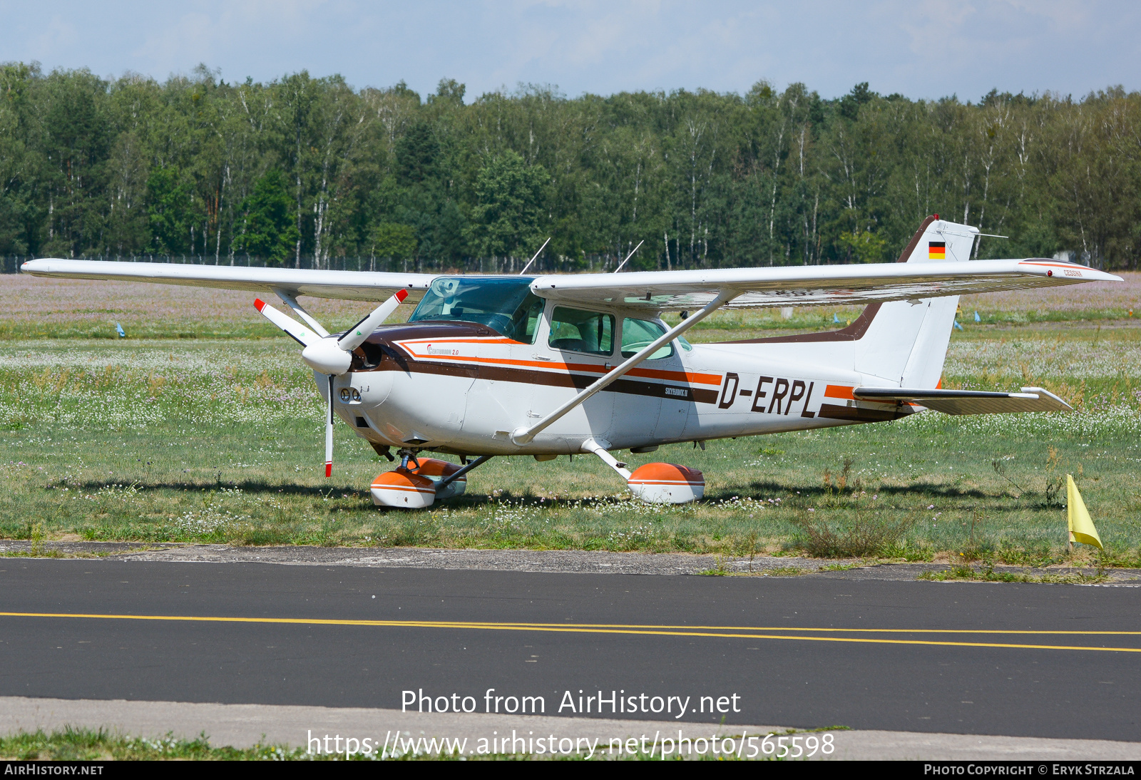 Aircraft Photo of D-ERPL | Cessna 172P Skyhawk II | AirHistory.net #565598