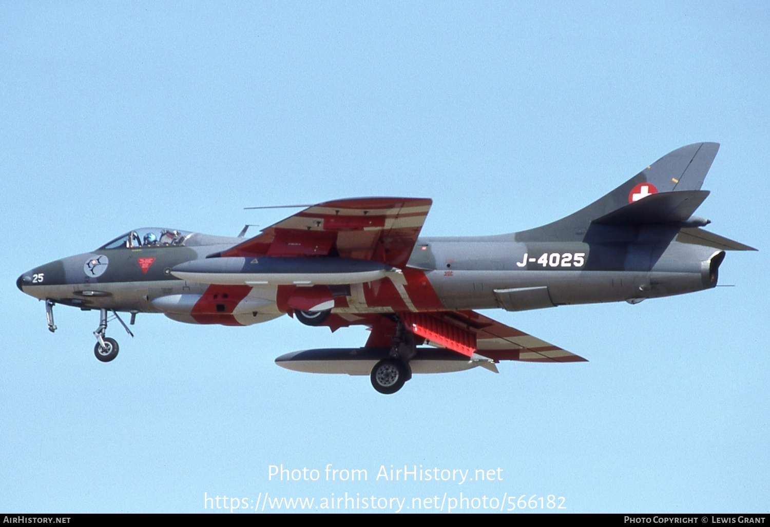 Aircraft Photo of J-4025 | Hawker Hunter F58 | Switzerland - Air Force | AirHistory.net #566182