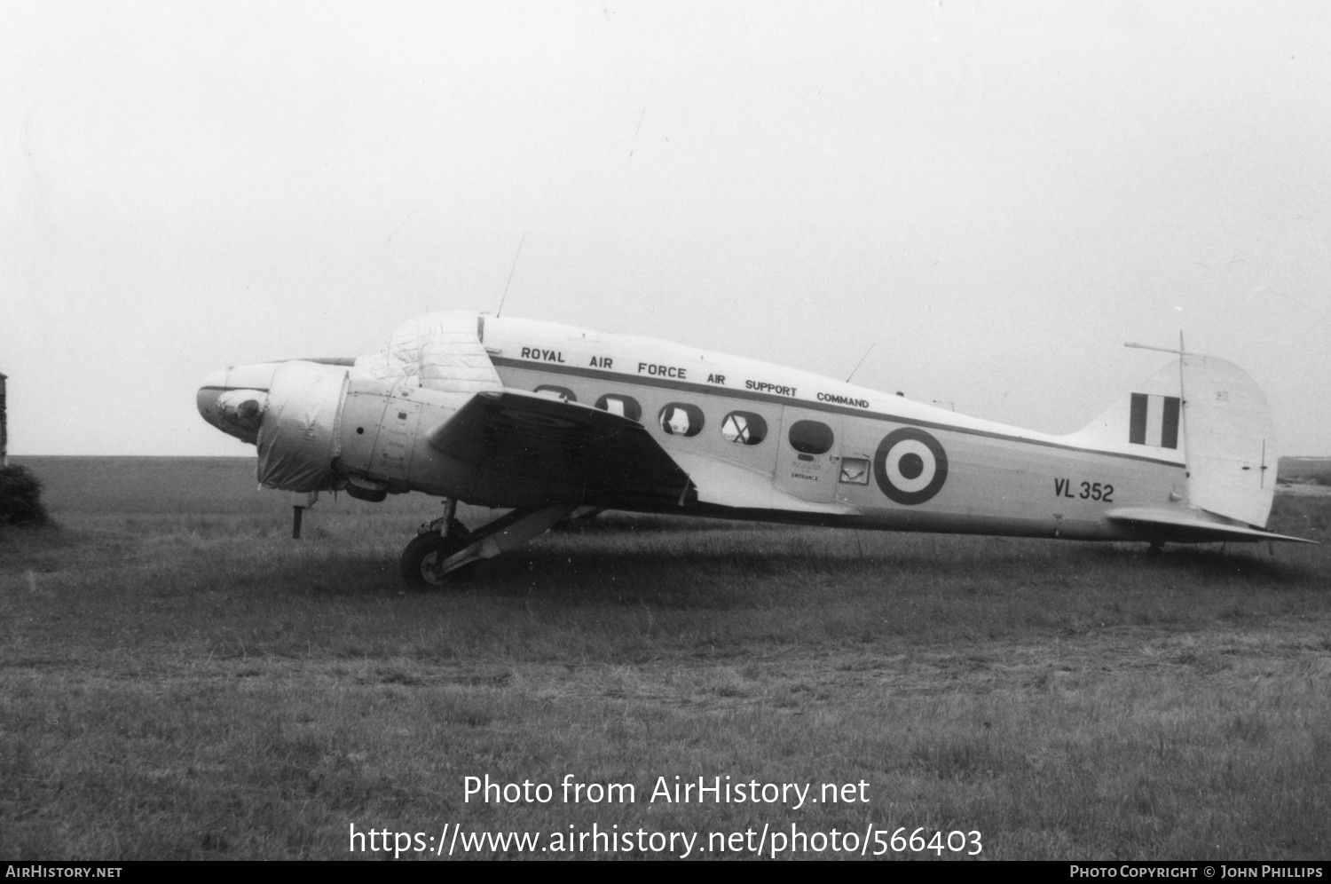 Aircraft Photo of VL352 | Avro 652A Anson C19 | UK - Air Force | AirHistory.net #566403