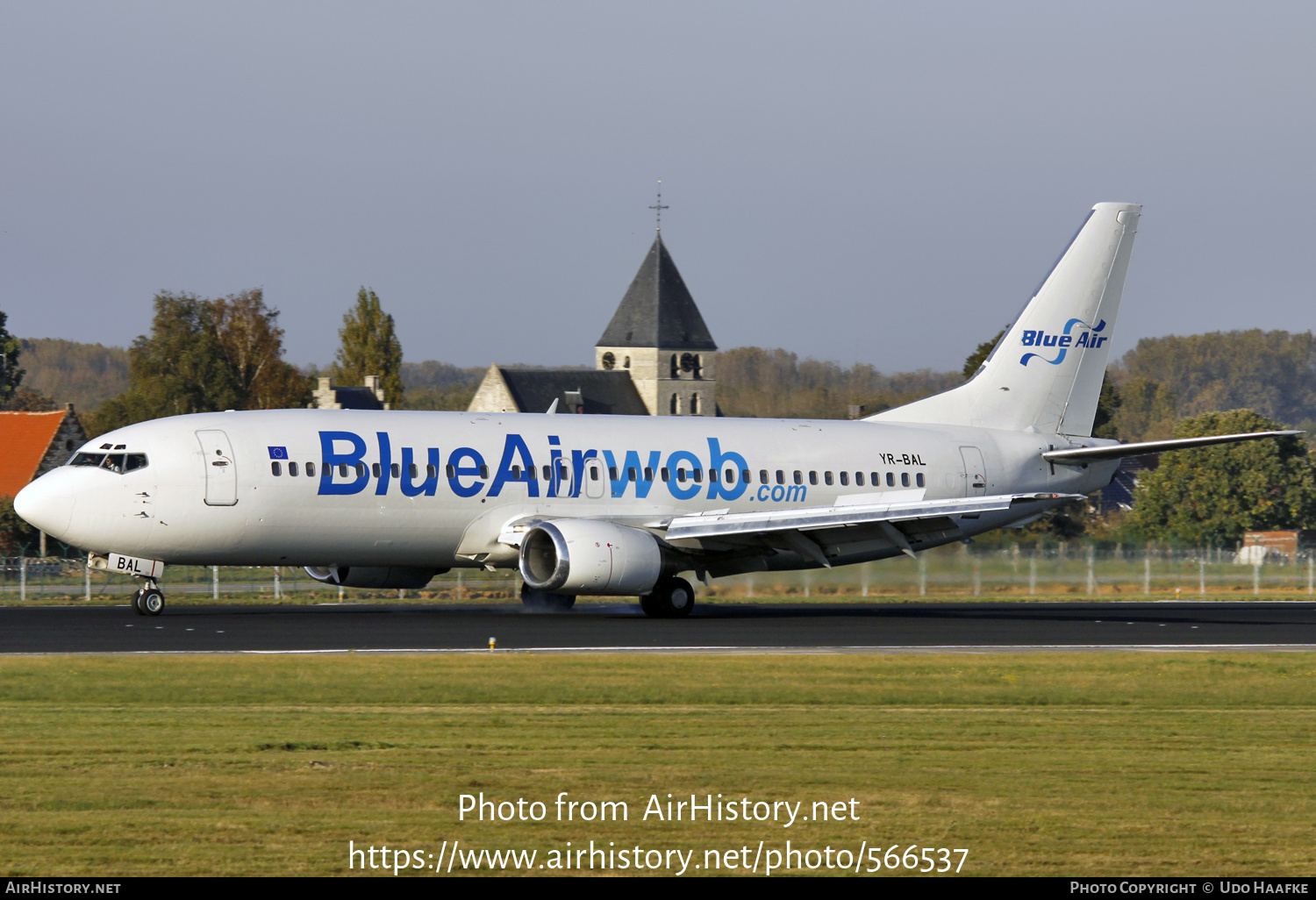 Aircraft Photo of YR-BAL | Boeing 737-484 | Blue Air | AirHistory.net #566537