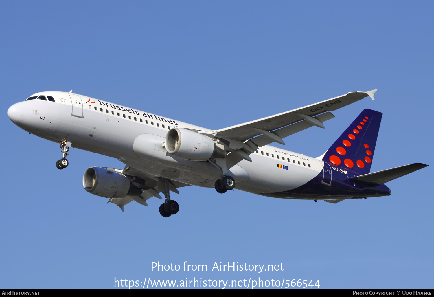 Aircraft Photo of OO-SNB | Airbus A320-214 | Brussels Airlines | AirHistory.net #566544