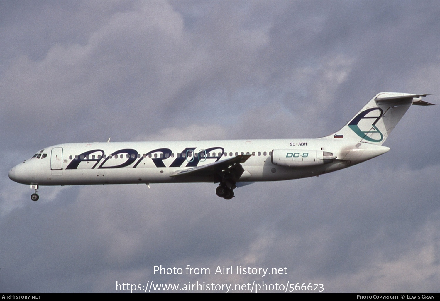 Aircraft Photo of SL-ABH | McDonnell Douglas DC-9-32 | Adria Airways | AirHistory.net #566623