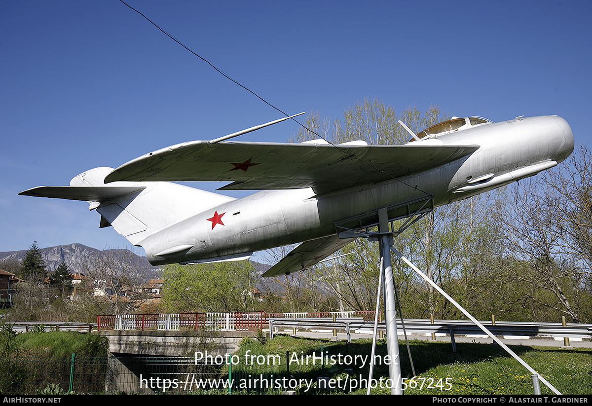 Aircraft Photo of 118 | Mikoyan-Gurevich MiG-17 | Bulgaria - Air Force | AirHistory.net #567245