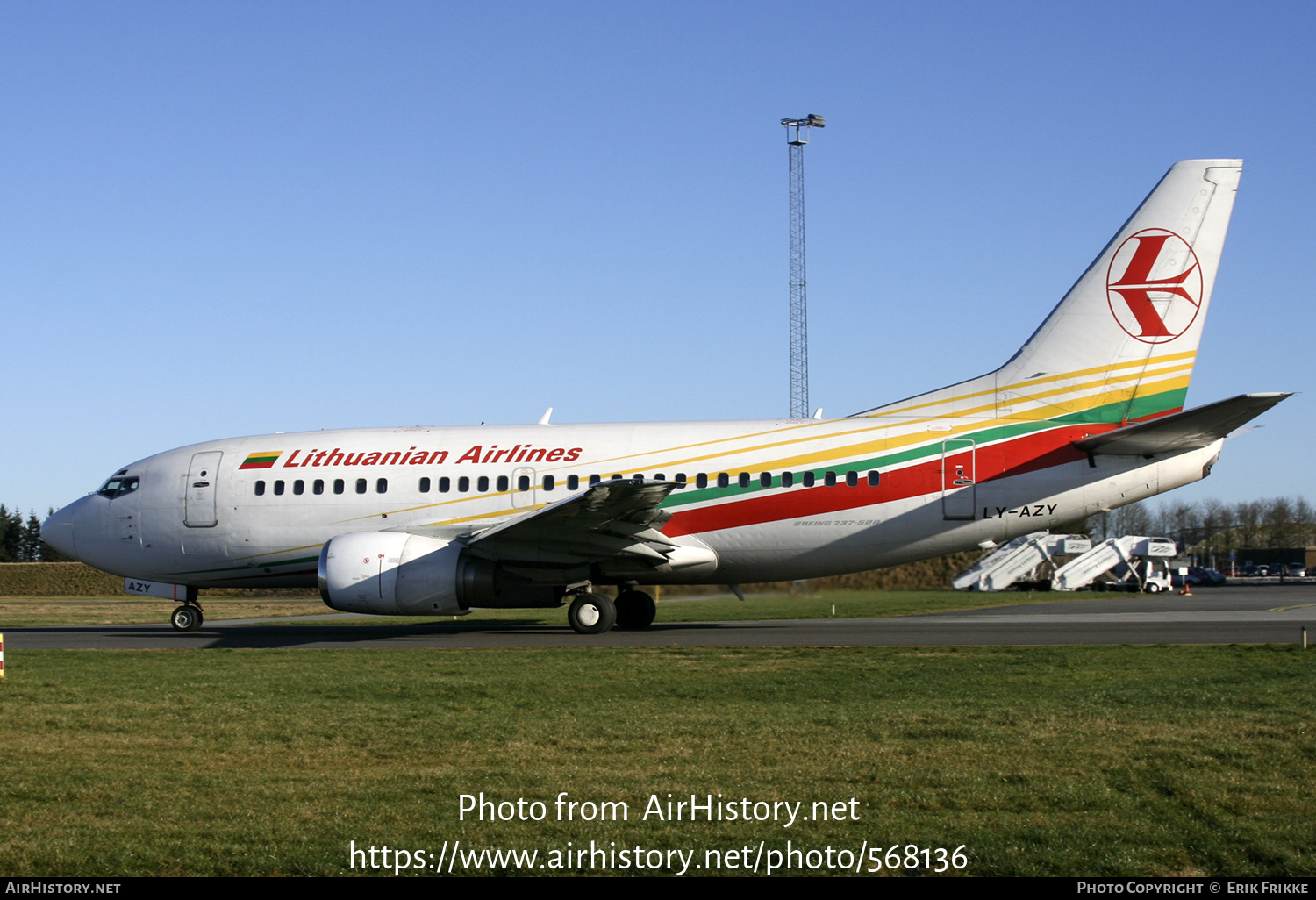 Aircraft Photo of LY-AZY | Boeing 737-548 | Lithuanian Airlines | AirHistory.net #568136