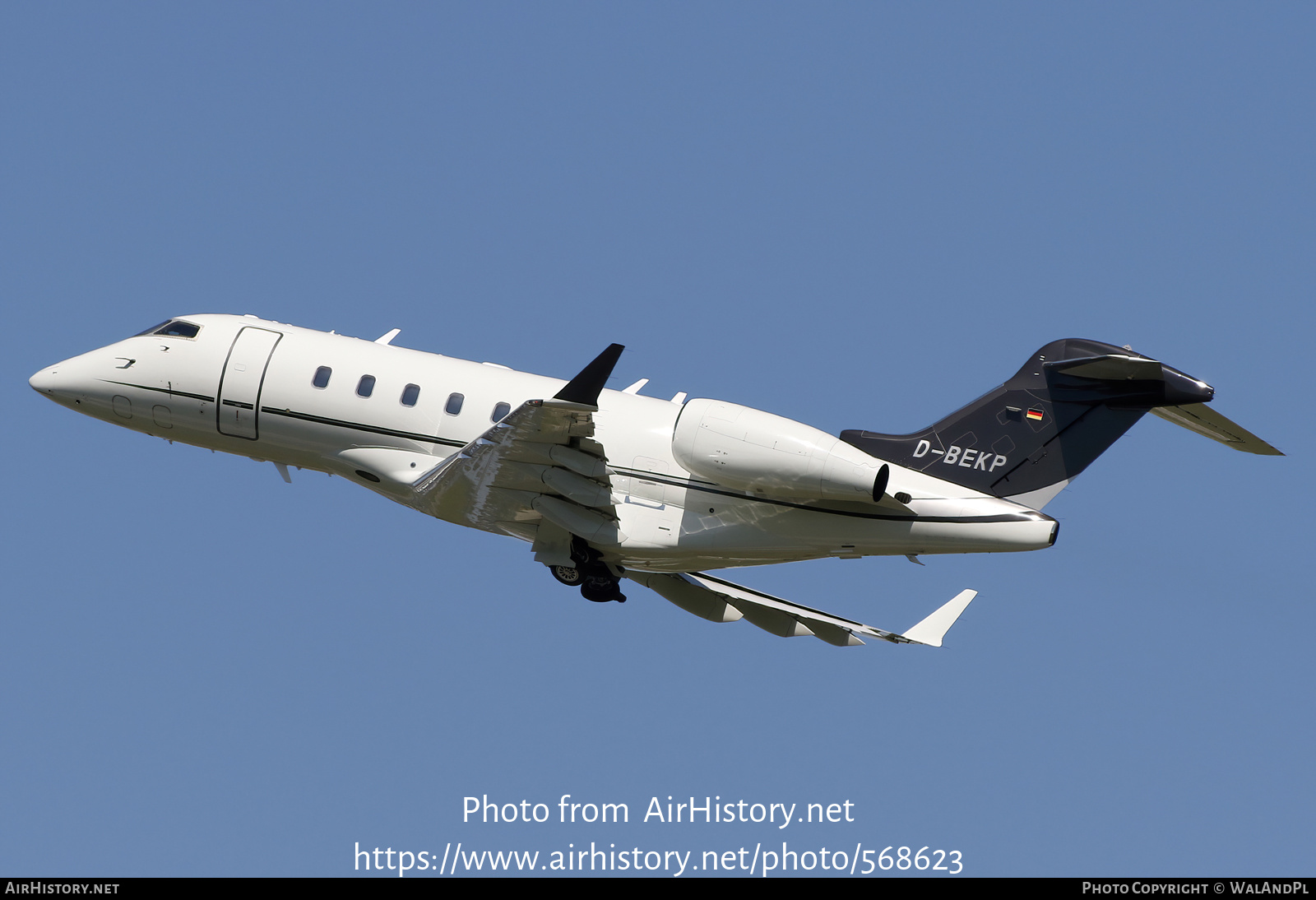 Aircraft Photo of D-BEKP | Bombardier Challenger 300 (BD-100-1A10) | AirHistory.net #568623