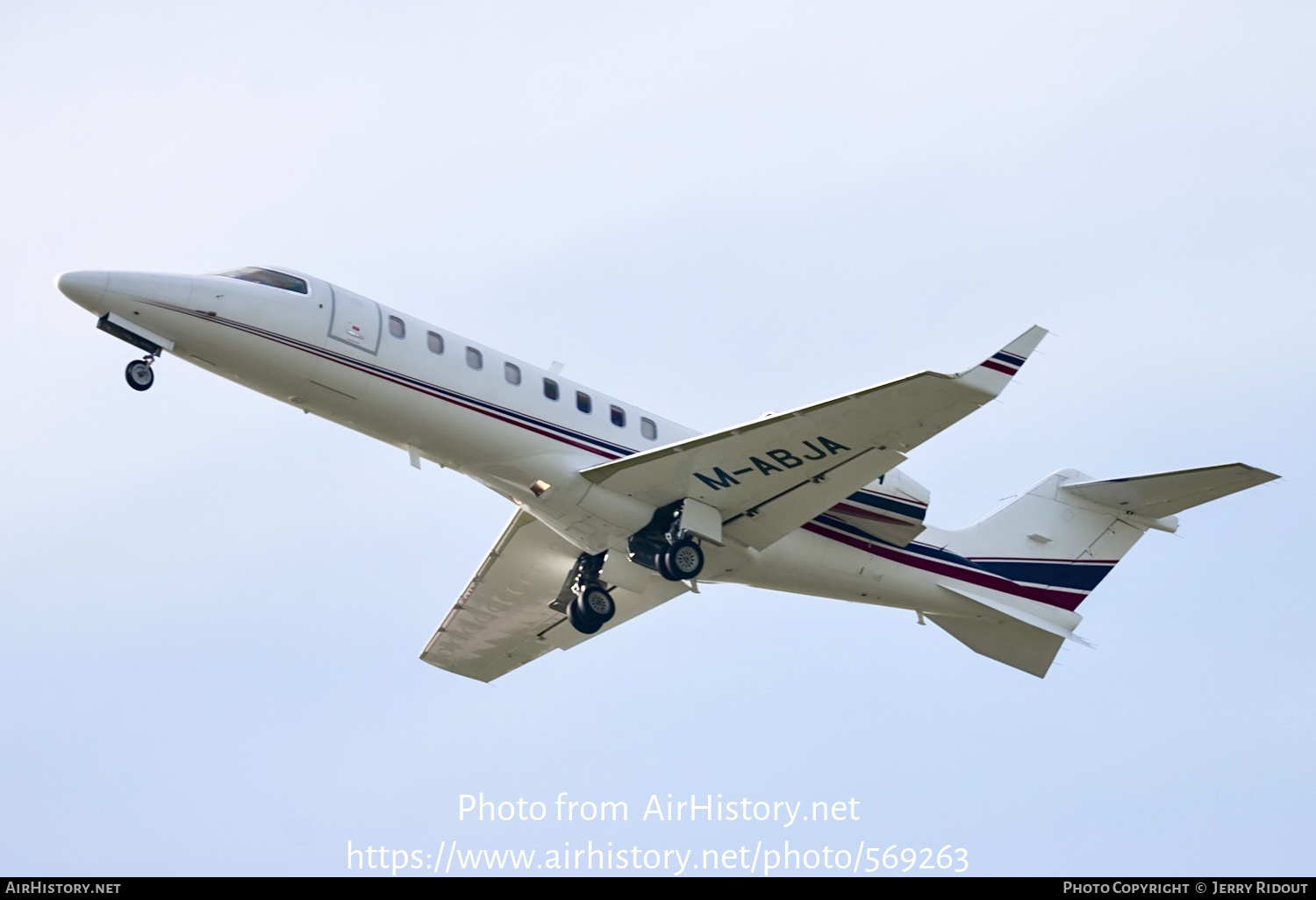 Aircraft Photo of M-ABJA | Learjet 45XR | Ryanair | AirHistory.net #569263