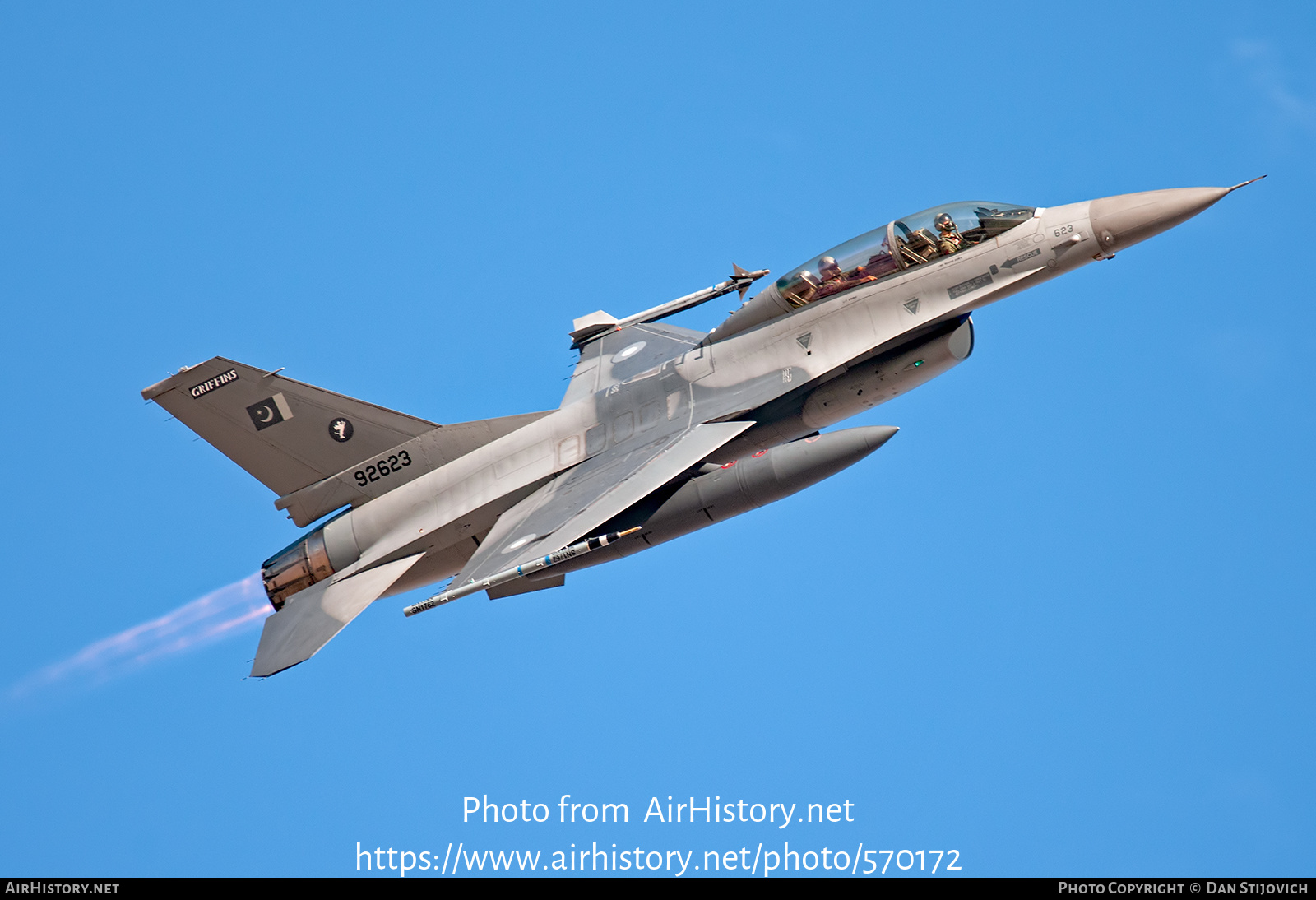 Aircraft Photo of 92623 | General Dynamics F-16B Fighting Falcon | Pakistan - Air Force | AirHistory.net #570172