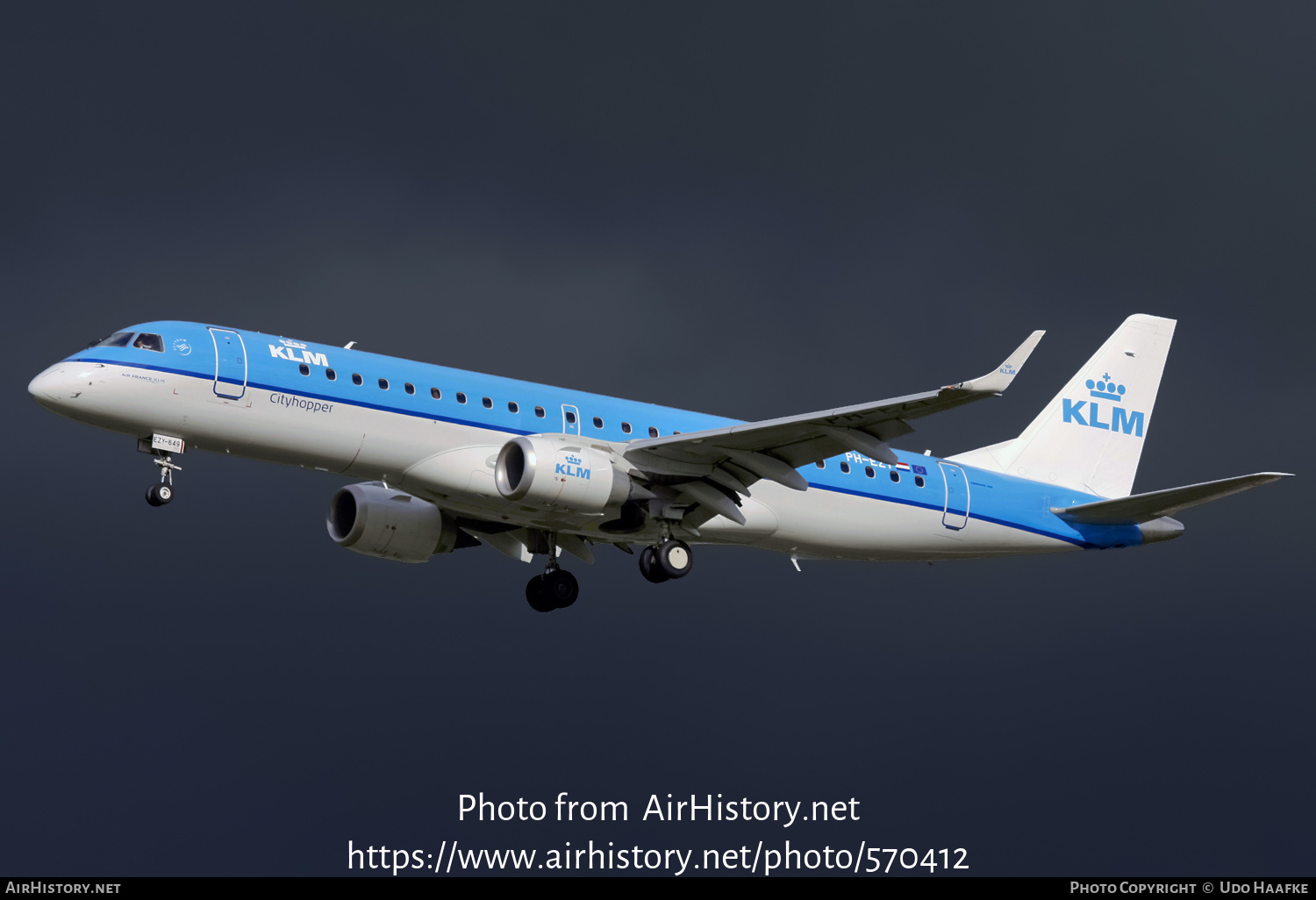 Aircraft Photo of PH-EZY | Embraer 190STD (ERJ-190-100STD) | KLM Cityhopper | AirHistory.net #570412