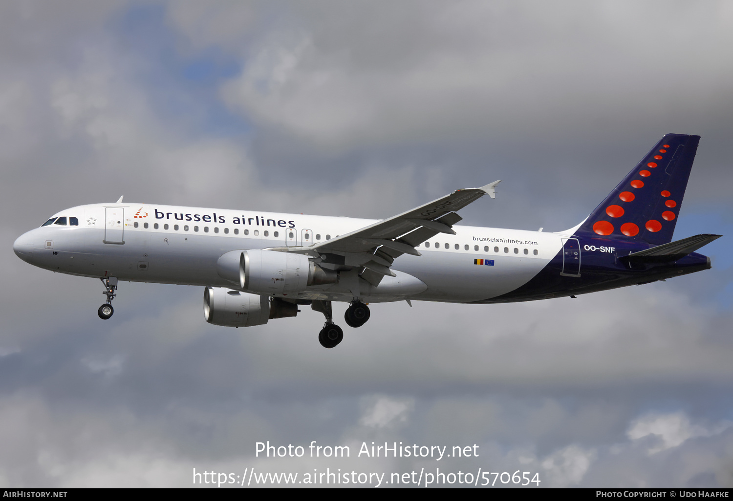 Aircraft Photo of OO-SNF | Airbus A320-214 | Brussels Airlines | AirHistory.net #570654