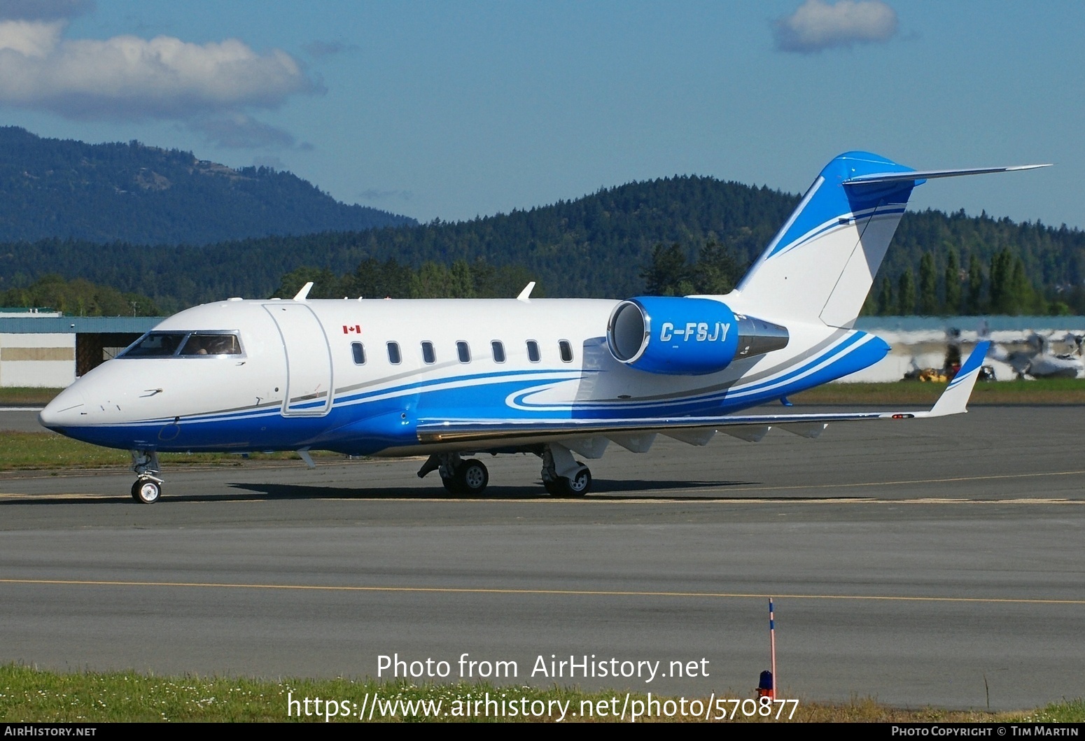 Aircraft Photo of C-FSJY | Bombardier Challenger 605 (CL-600-2B16) | AirHistory.net #570877