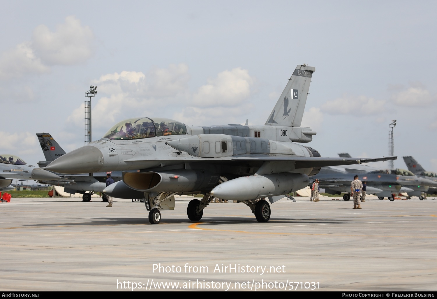 Aircraft Photo of 10801 | Lockheed Martin F-16D Fighting Falcon | Pakistan - Air Force | AirHistory.net #571031