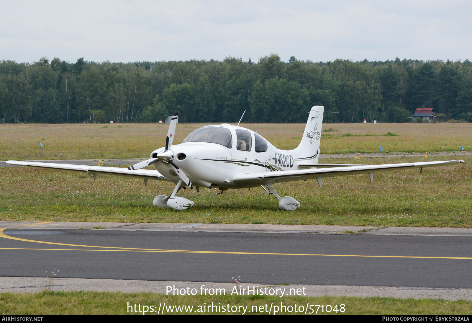 Aircraft Photo of N982CD | Cirrus SR-22 G2-GTS | AirHistory.net #571048