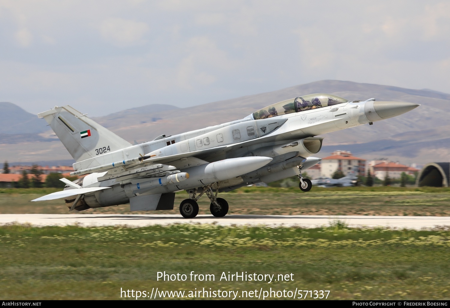 Aircraft Photo of 3024 | Lockheed Martin F-16F Desert Falcon | United Arab Emirates - Air Force | AirHistory.net #571337