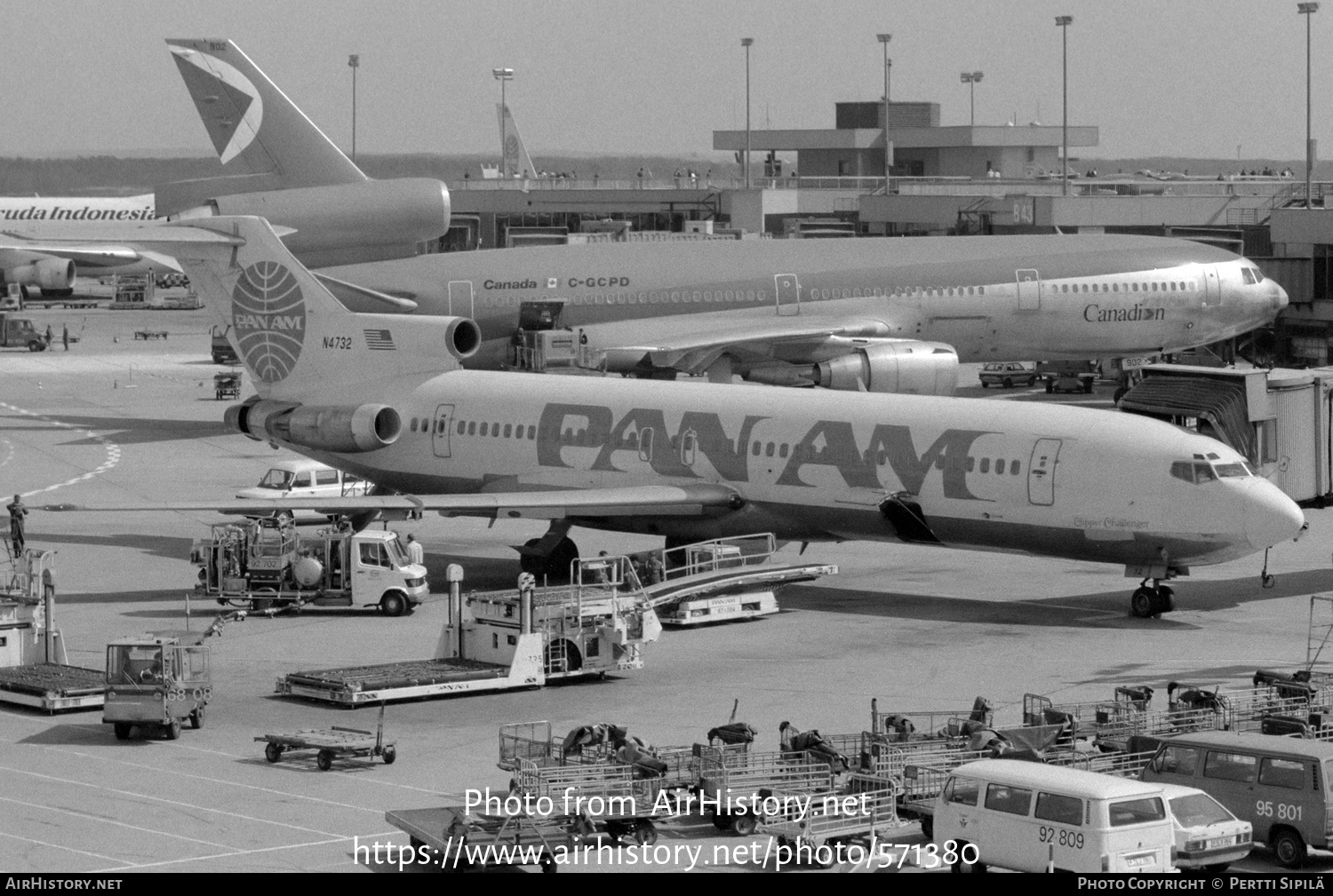 aircraft-photo-of-n4732-boeing-727-235-pan-american-world-airways