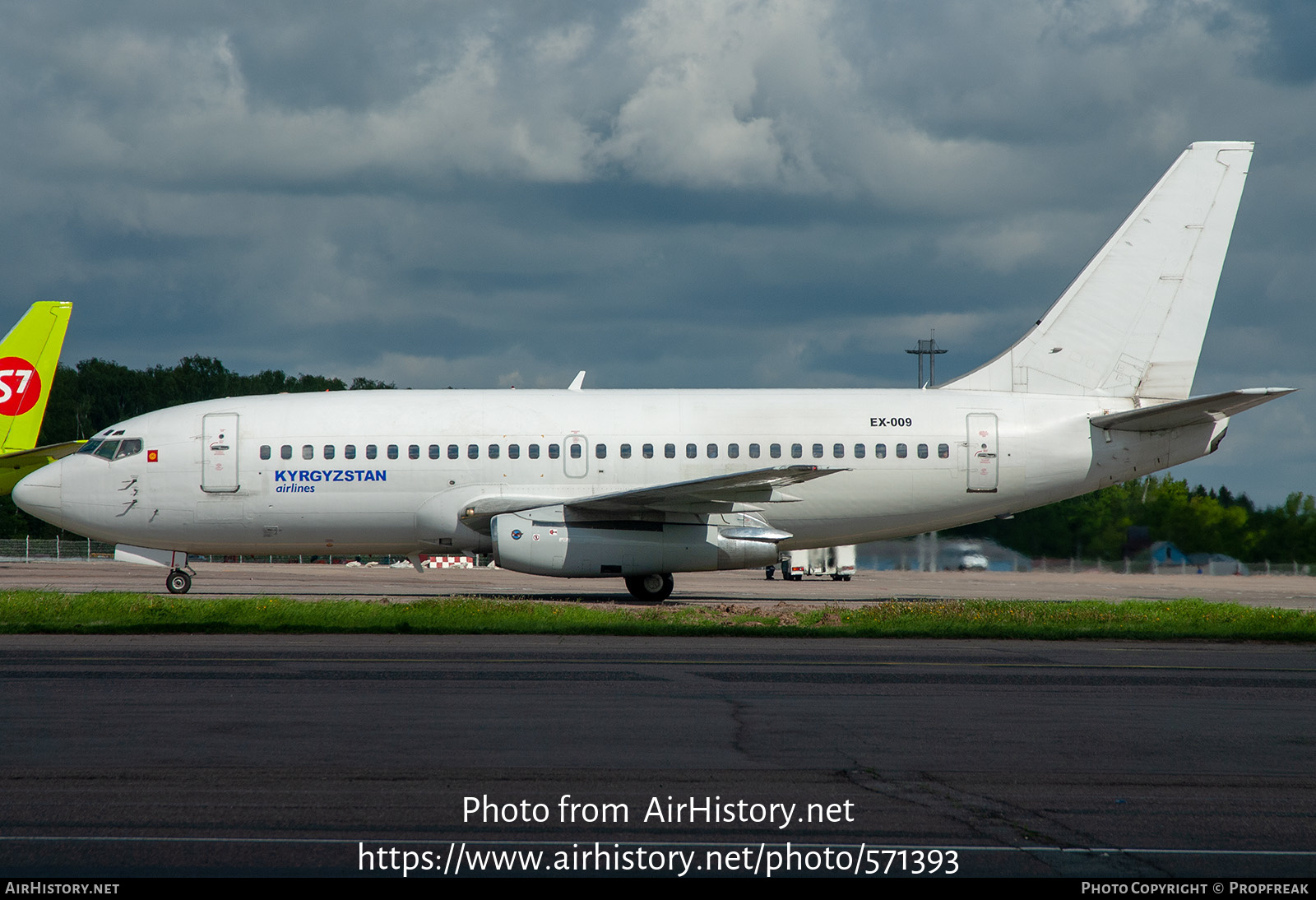 Aircraft Photo of EX-009 | Boeing 737-219/Adv | Kyrgyzstan Airlines | AirHistory.net #571393