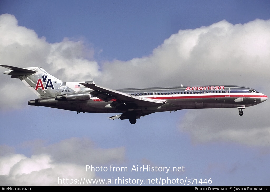 Aircraft Photo of N706AA | Boeing 727-223/Adv | American Airlines | AirHistory.net #571446