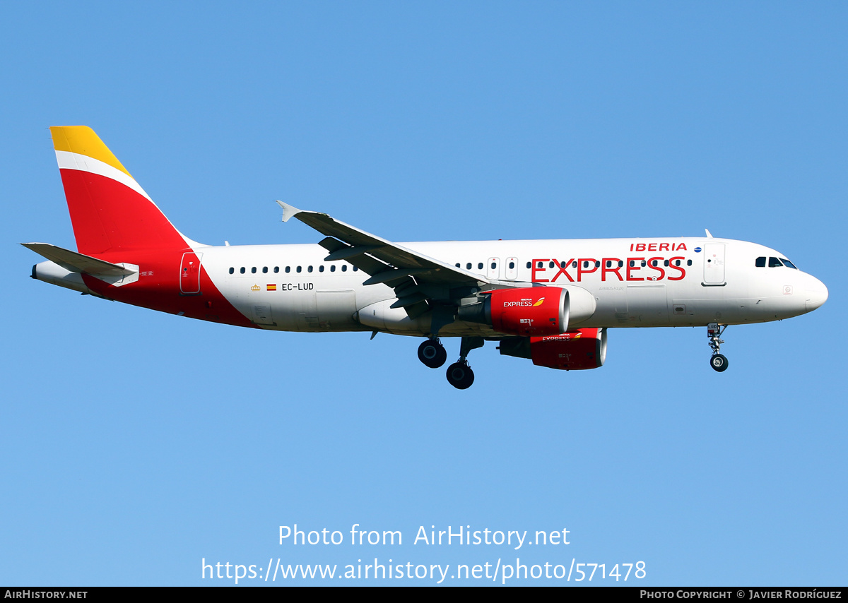 Aircraft Photo of EC-LUD | Airbus A320-214 | Iberia Express | AirHistory.net #571478