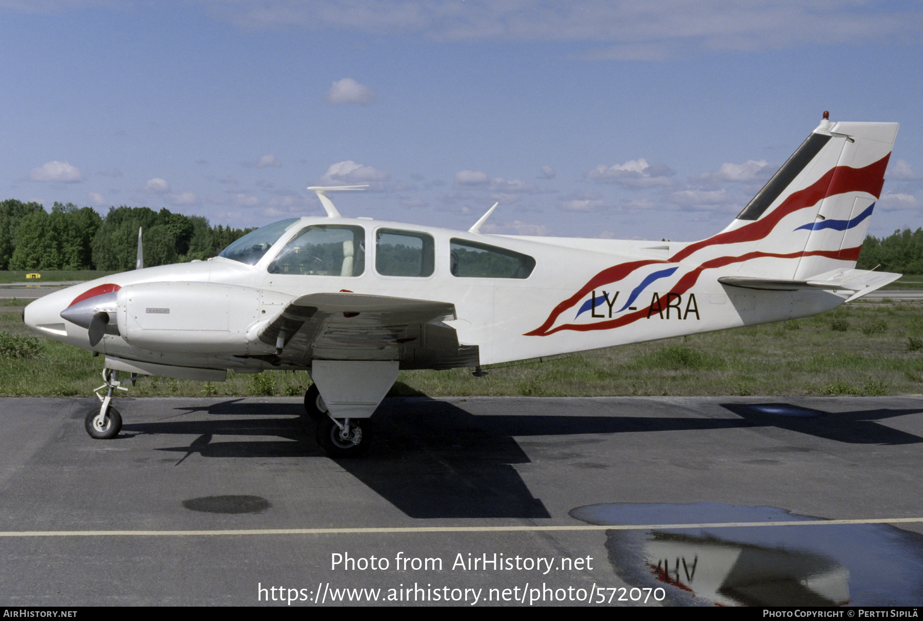 Aircraft Photo of LY-ARA | Beech B55 Baron (95-B55) | AirHistory.net #572070