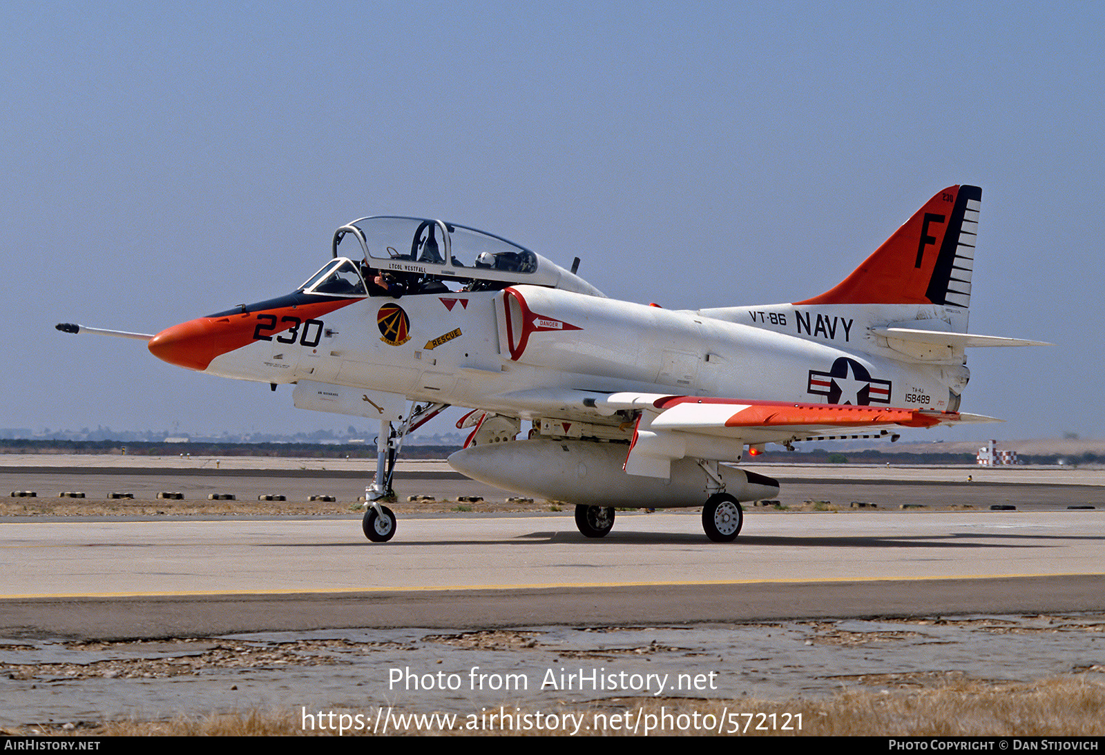 Aircraft Photo of 158489 | McDonnell Douglas TA-4J Skyhawk | USA - Navy | AirHistory.net #572121