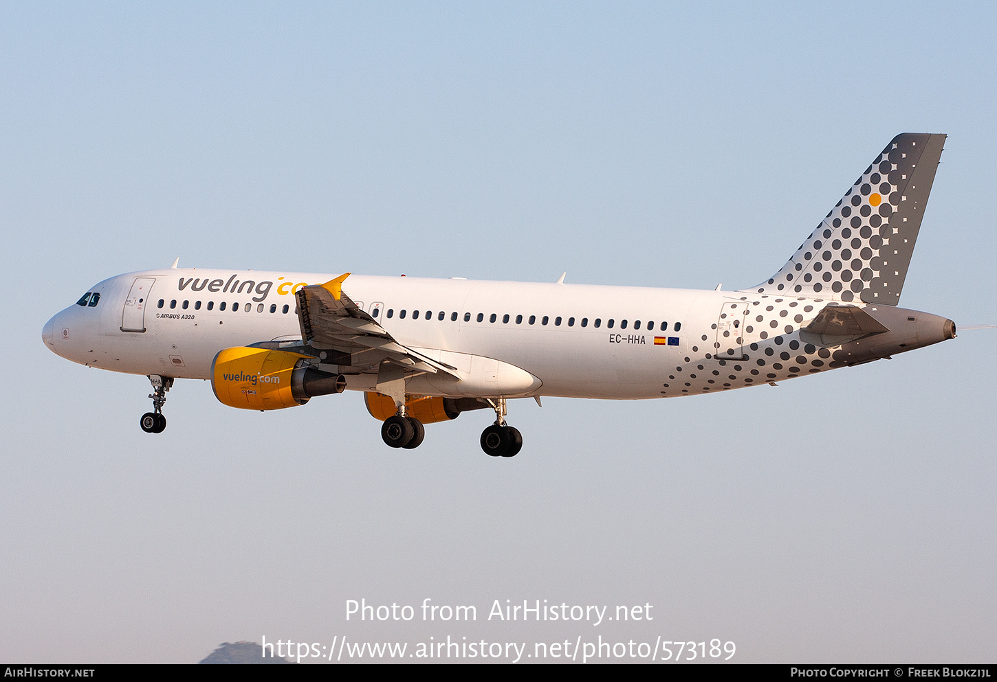 Aircraft Photo of EC-HHA | Airbus A320-214 | Vueling Airlines | AirHistory.net #573189