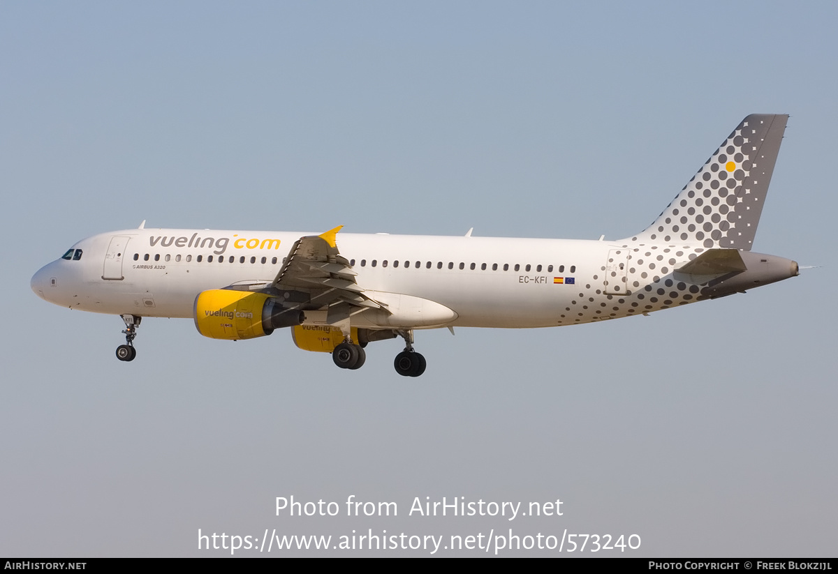 Aircraft Photo of EC-KFI | Airbus A320-216 | Vueling Airlines | AirHistory.net #573240