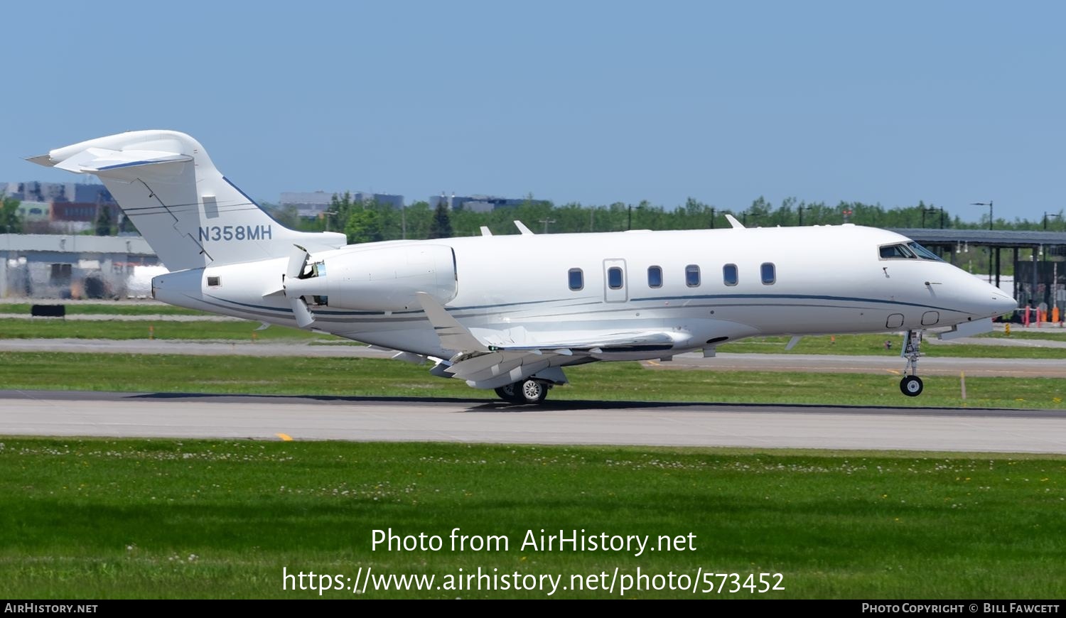 aircraft-photo-of-n358mh-bombardier-challenger-350-bd-100-1a10