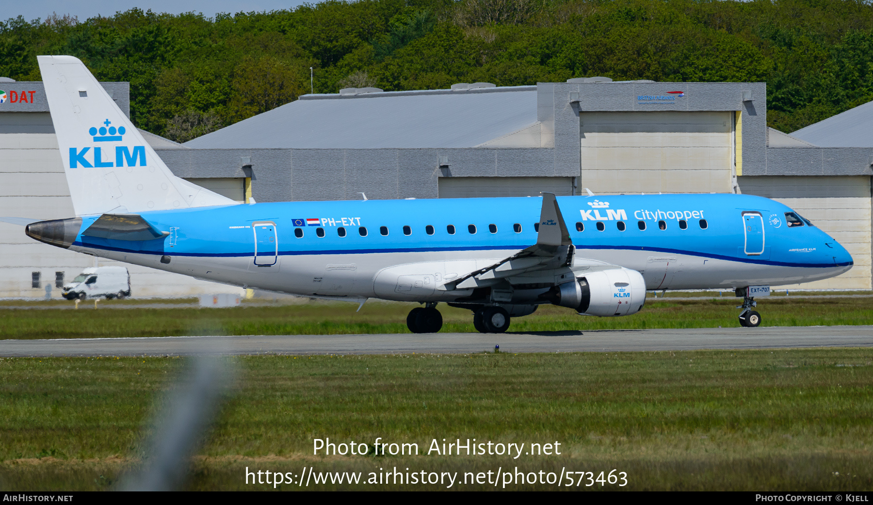 Aircraft Photo of PH-EXT | Embraer 175STD (ERJ-170-200STD) | KLM Cityhopper | AirHistory.net #573463