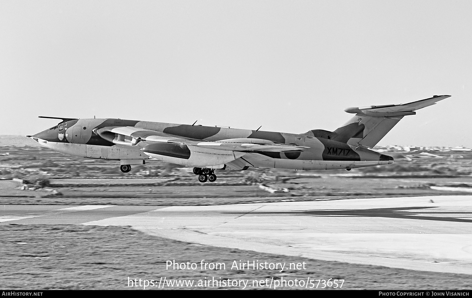 Aircraft Photo of XM717 | Handley Page HP-80 Victor SR2 | UK - Air Force | AirHistory.net #573657