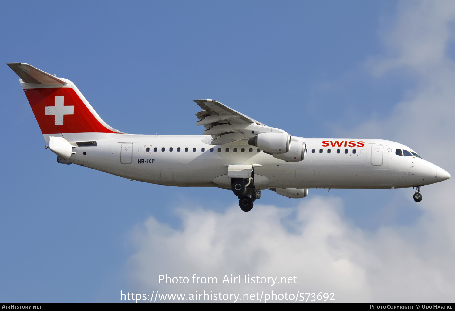 Aircraft Photo of HB-IXP | British Aerospace Avro 146-RJ100 | Swiss International Air Lines | AirHistory.net #573692