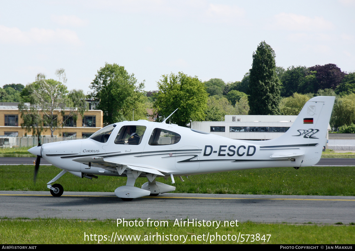 Aircraft Photo of D-ESCD | Cirrus SR-22 G1 | AirHistory.net #573847