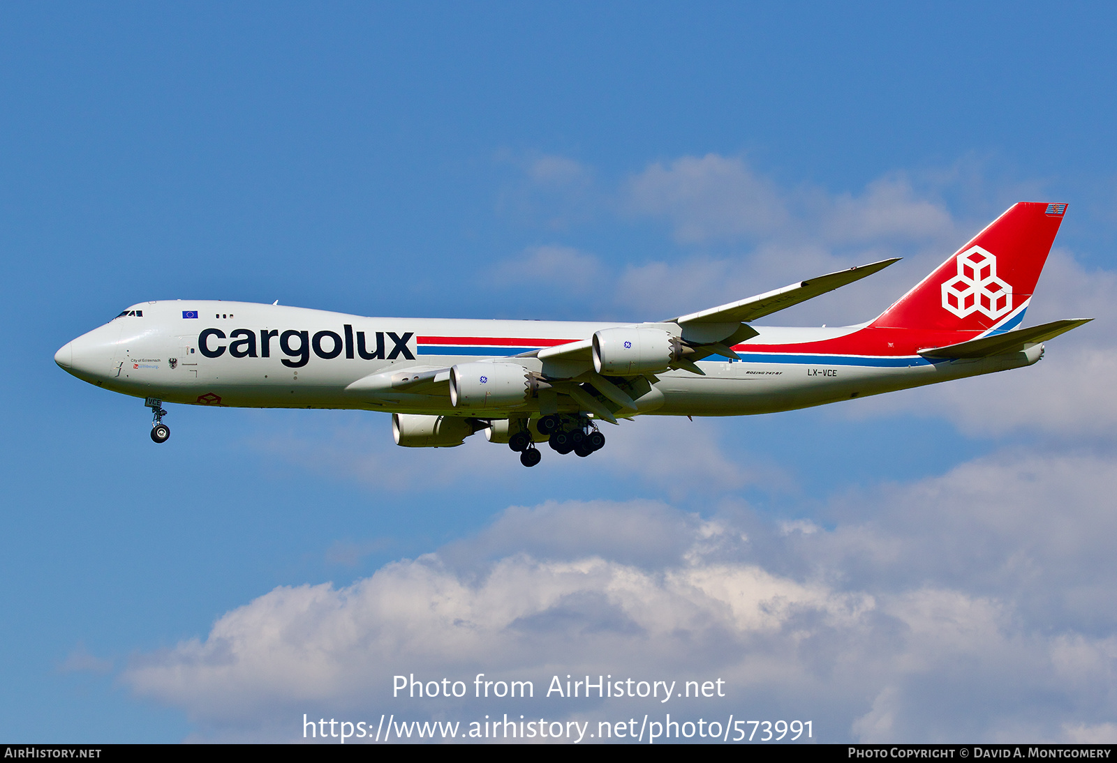 aircraft-photo-of-lx-vce-boeing-747-8r7f-scd-cargolux-airhistory