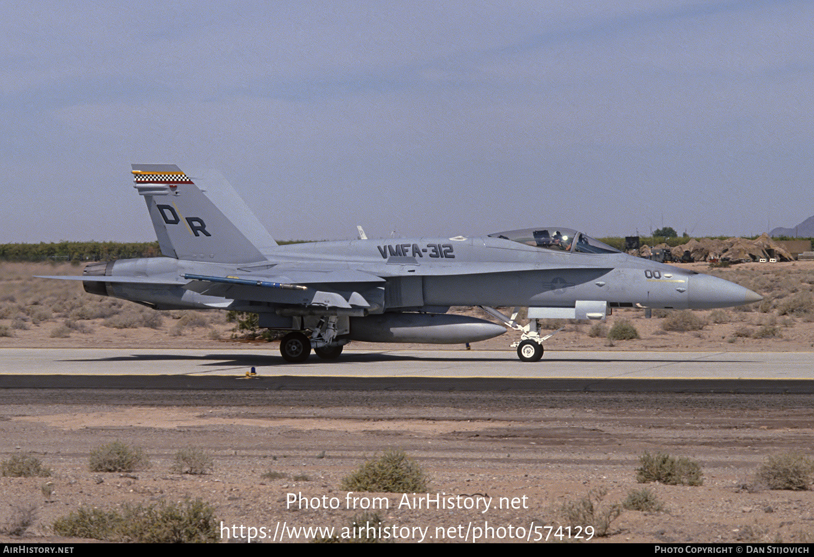 Aircraft Photo of 164881 | McDonnell Douglas F/A-18C Hornet | USA - Marines | AirHistory.net #574129