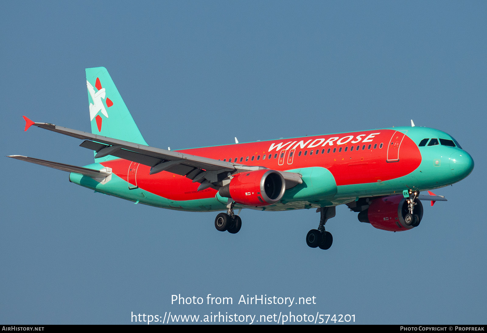 Aircraft Photo of UR-WRK | Airbus A320-212 | Windrose | AirHistory.net #574201