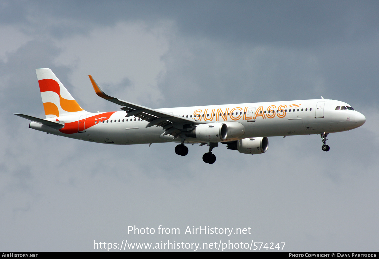 Aircraft Photo of OY-TCD | Airbus A321-211 | Sunclass Airlines | AirHistory.net #574247