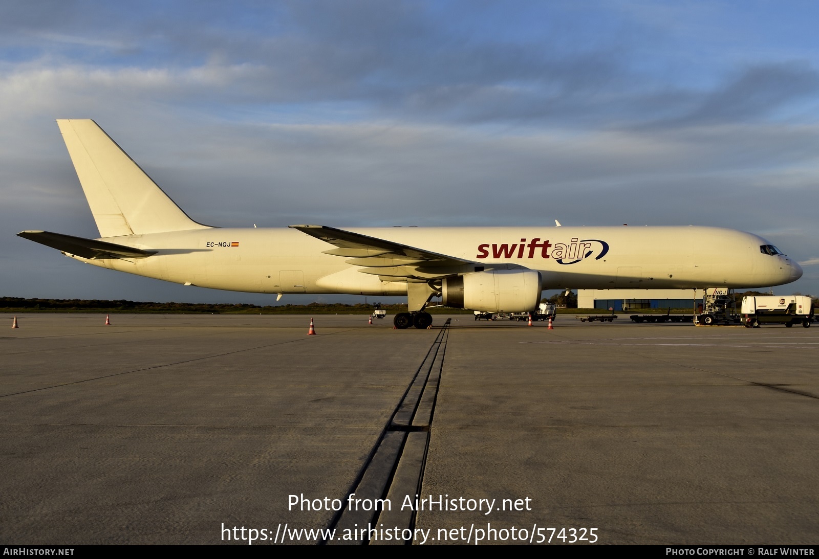 Aircraft Photo of EC-NQJ | Boeing 757-223APF | Swiftair | AirHistory.net #574325