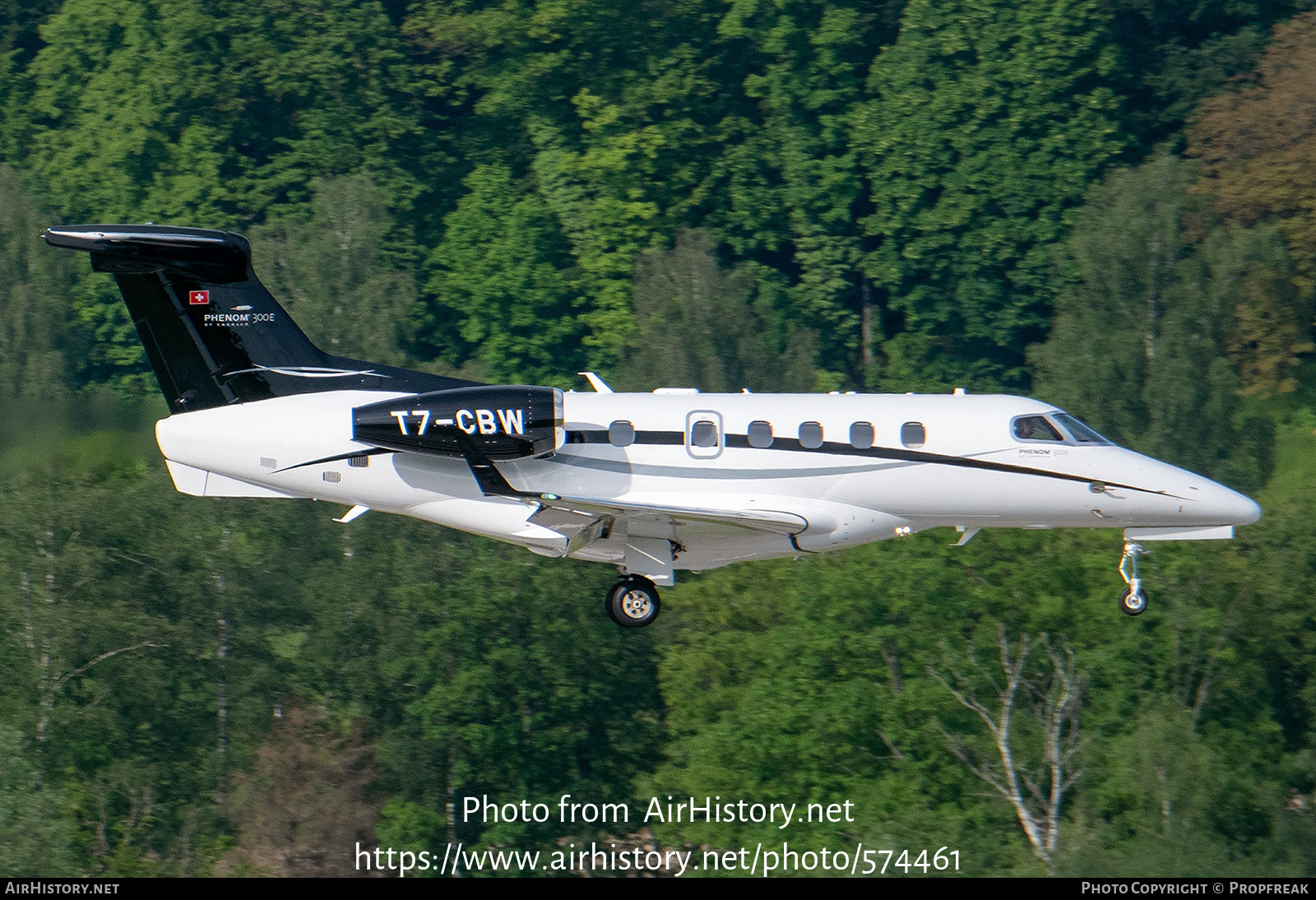 Aircraft Photo of T7-CBW | Embraer EMB-500 Phenom 100 | AirHistory.net #574461