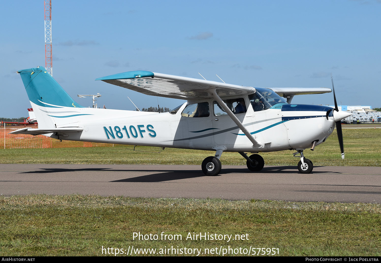 Aircraft Photo of N810FS | Cessna 172N Skyhawk | AirHistory.net #575951