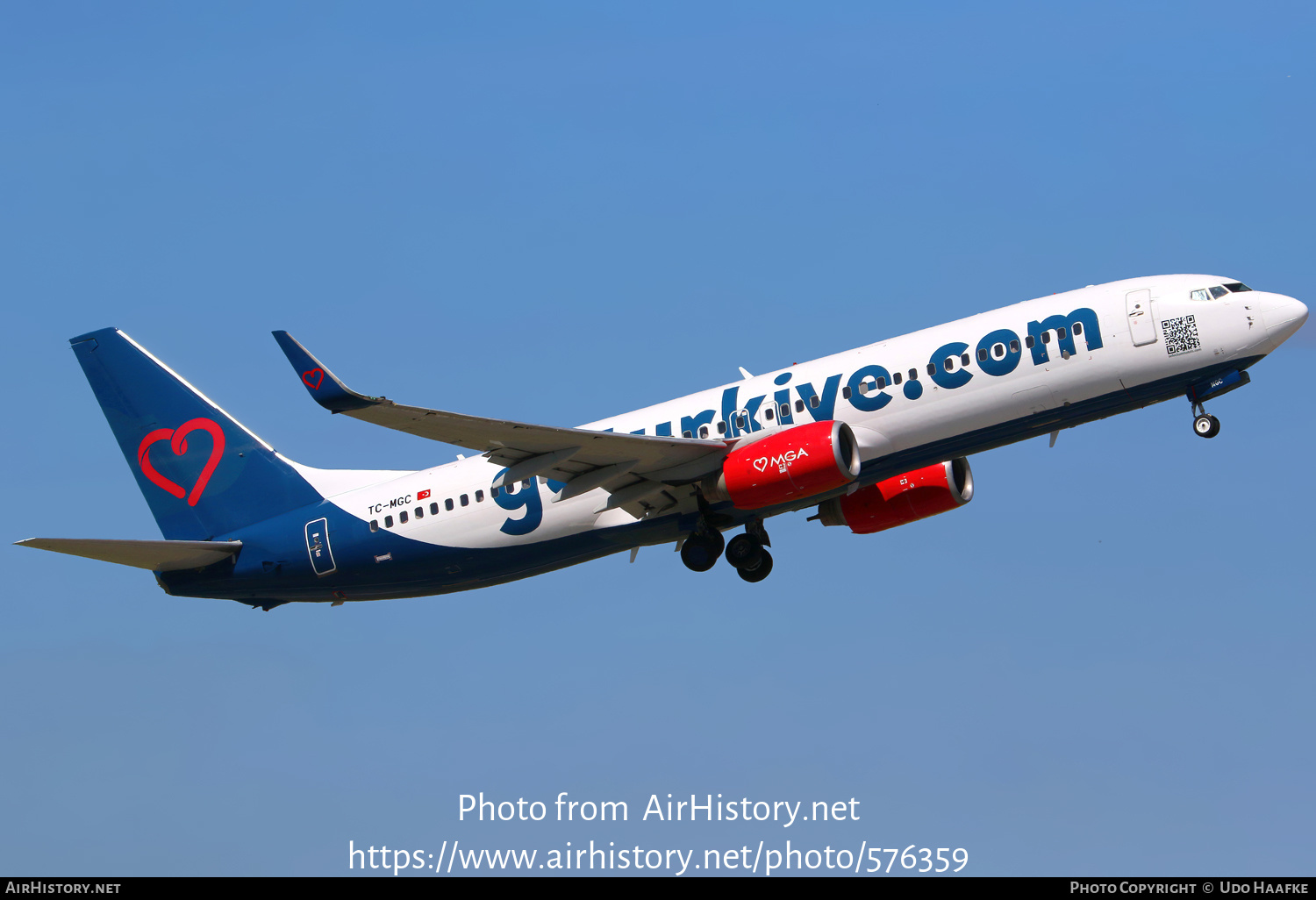 Aircraft Photo of TC-MGC | Boeing 737-83N | MGA - Mavi Gok Aviation | AirHistory.net #576359