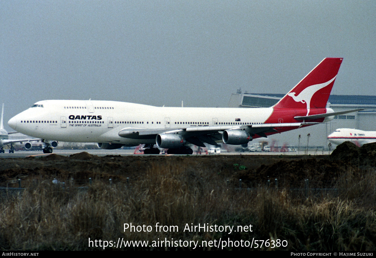 Aircraft Photo of VH-EBV | Boeing 747-338 | Qantas | AirHistory.net #576380